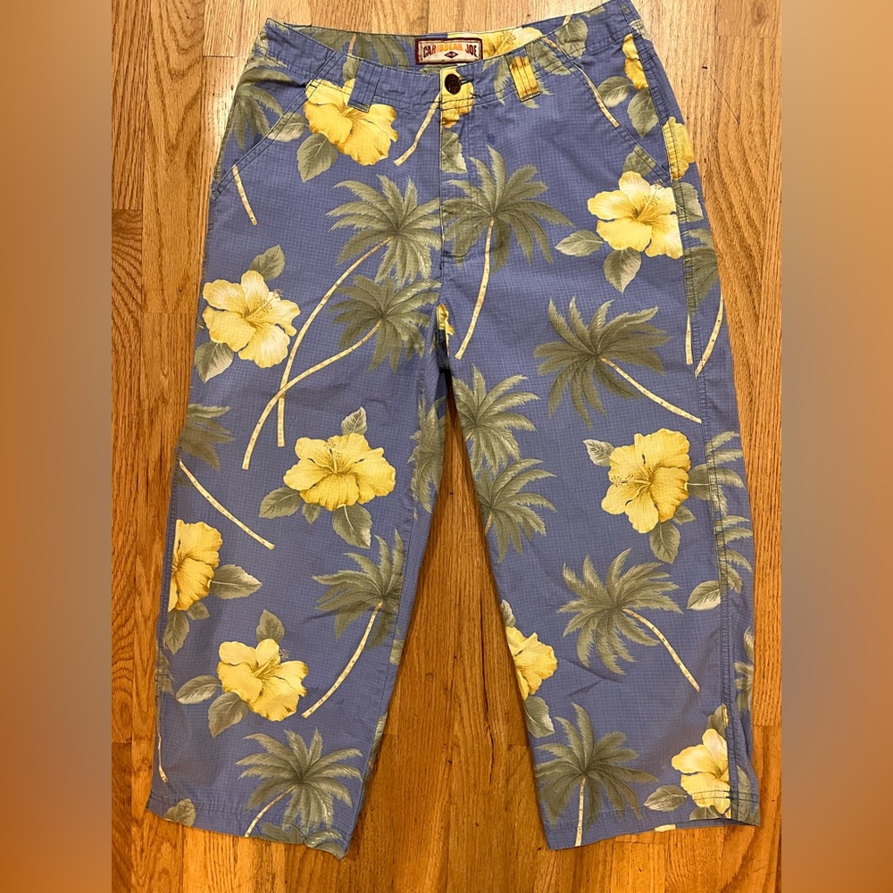 NWOT - size 8 Caribbean Joe cropped wide tropical print.  100% cotton.